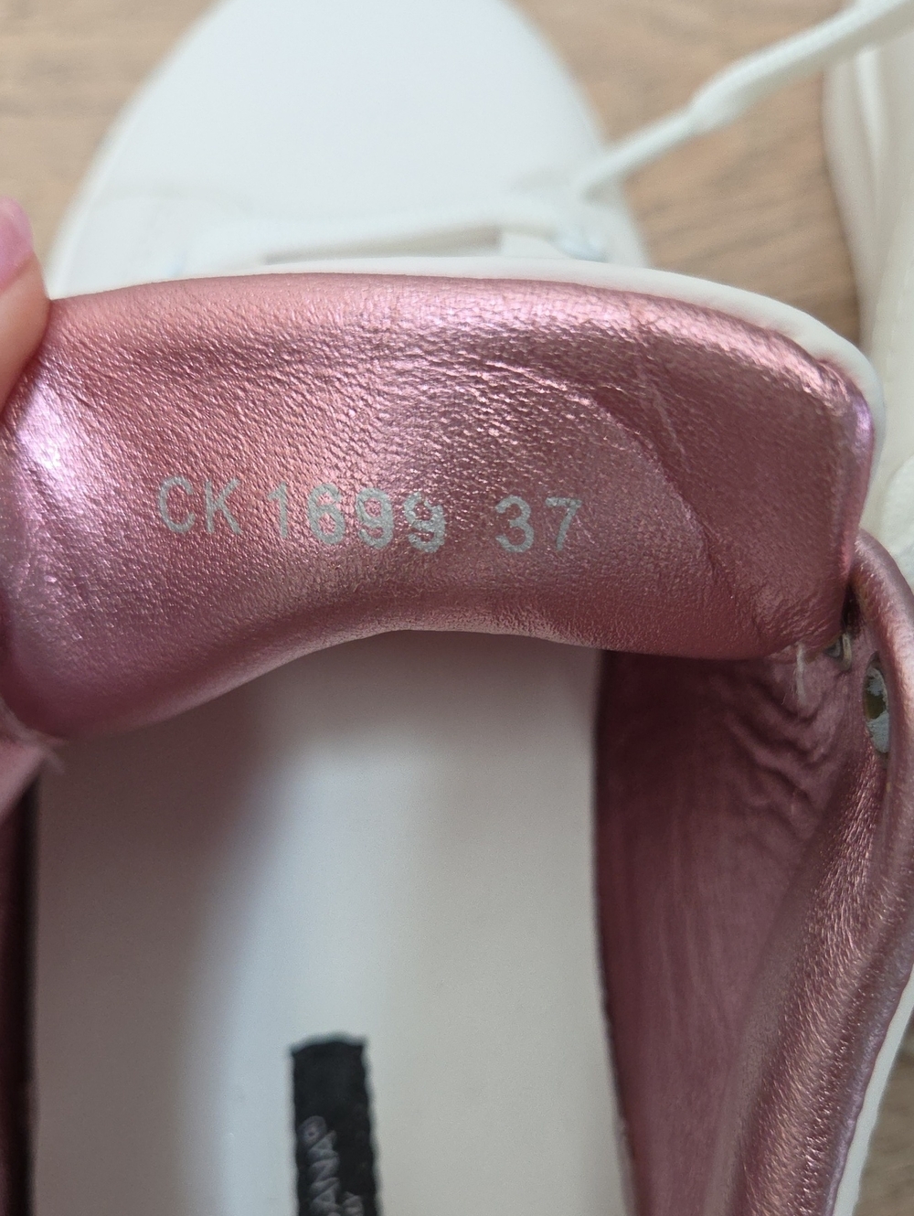 White Leather Sneakers with Metallic Pink. Size 37 - Picture 5 of 5